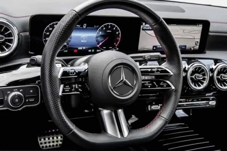 Mercedes-Benz CLA 180 (Clasa CLA) din 2025 cu 30.474 km - oferta MER221782 - foto 8