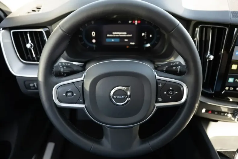 Volvo XC60 din 2022 cu 46.286 km - oferta VOL221785 - foto 29