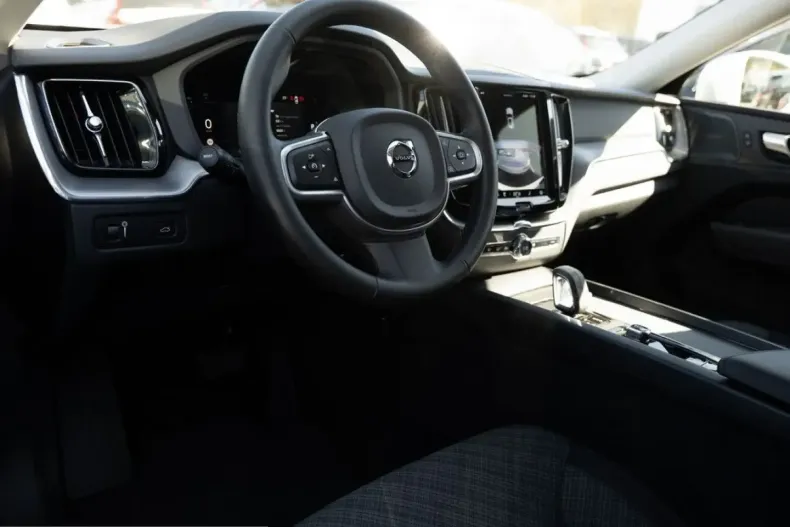 Volvo XC60 din 2022 cu 46.286 km - oferta VOL221785 - foto 41