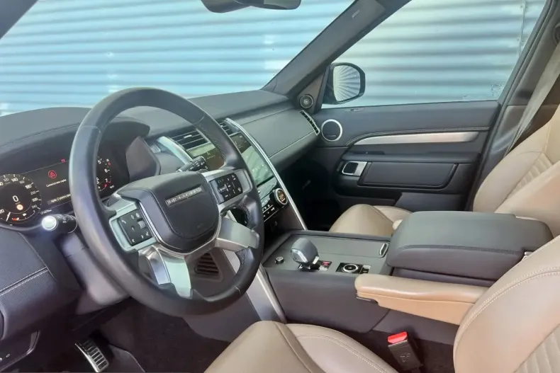 Land Rover Discovery din 2024 cu 71.679 km - oferta LAN221792 - foto 6