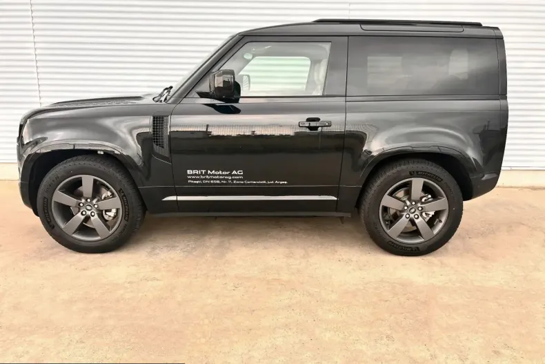 Land Rover Defender din 2024 cu 14.500 km - oferta LAN221794 - foto 4