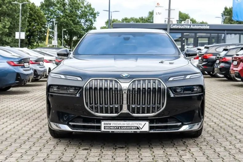 BMW 750 (Seria 7) din 2024 cu 36.345 km - oferta BMW221796 - foto 2