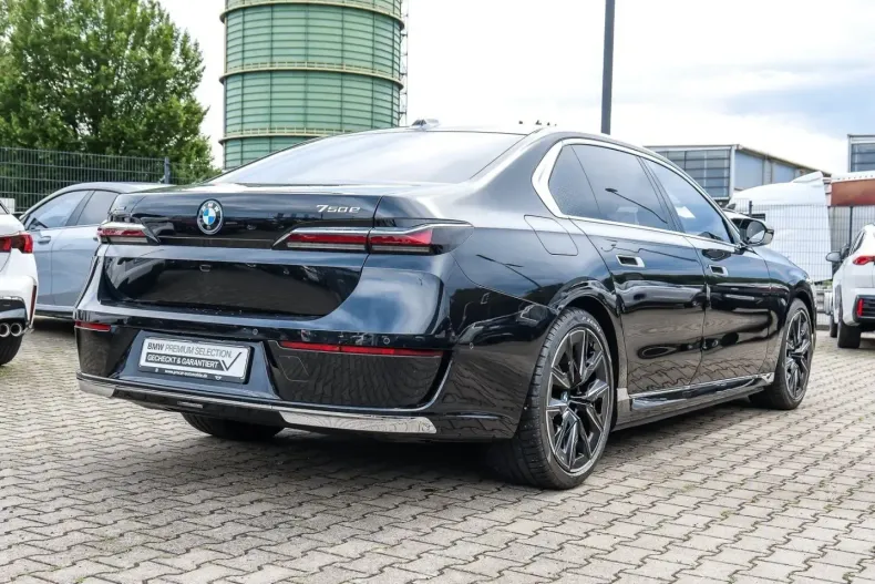 BMW 750 (Seria 7) din 2024 cu 36.345 km - oferta BMW221796 - foto 3