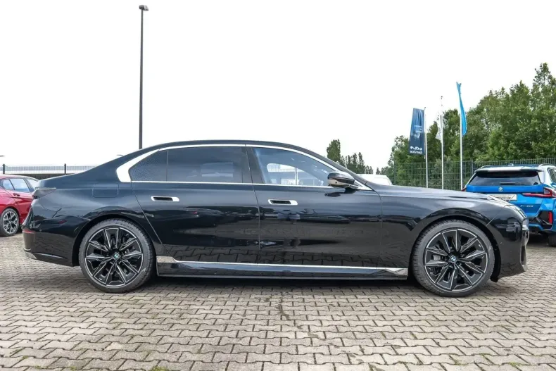 BMW 750 (Seria 7) din 2024 cu 36.345 km - oferta BMW221796 - foto 5