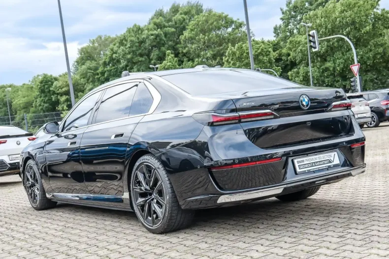 BMW 750 (Seria 7) din 2024 cu 36.345 km - oferta BMW221796 - foto 6