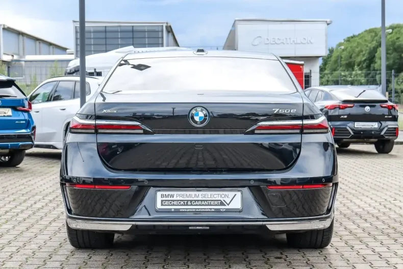 BMW 750 (Seria 7) din 2024 cu 36.345 km - oferta BMW221796 - foto 7