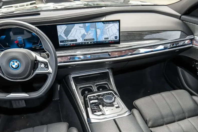 BMW 750 (Seria 7) din 2024 cu 36.345 km - oferta BMW221796 - foto 8