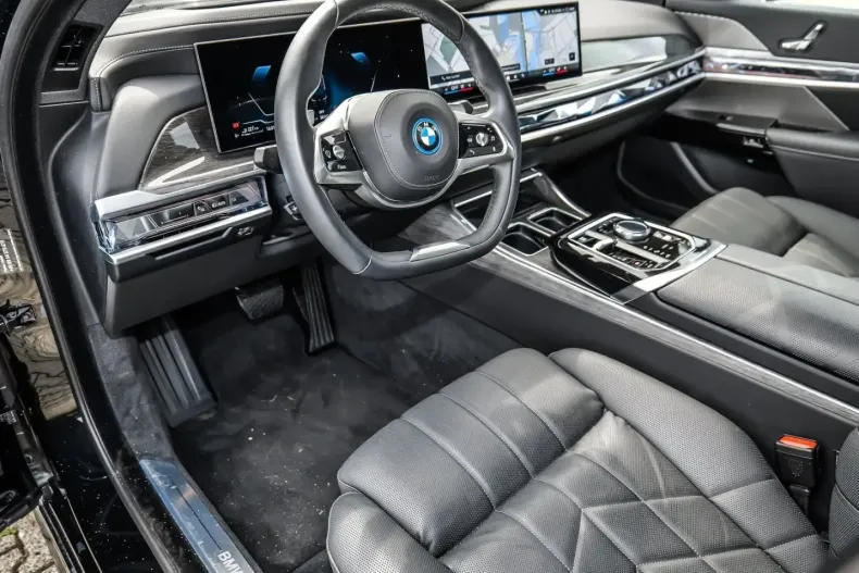 BMW 750 (Seria 7) din 2024 cu 36.345 km - oferta BMW221796 - foto 12