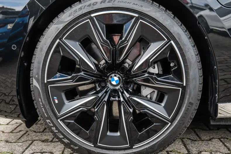 BMW 750 (Seria 7) din 2024 cu 36.345 km - oferta BMW221796 - foto 19