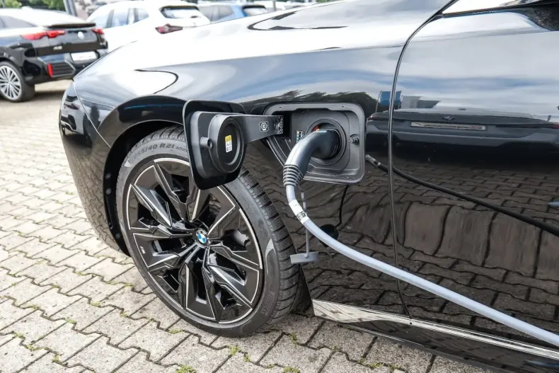 BMW 750 (Seria 7) din 2024 cu 36.345 km - oferta BMW221796 - foto 21