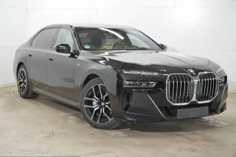 BMW 740 (Seria 7) din 2025 cu 20.000 km - oferta BMW221799 - foto 2