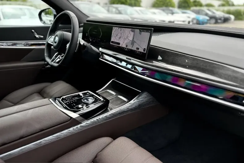 BMW 740 (Seria 7) din 2025 cu 1.900 km - oferta BMW221803 - foto 19