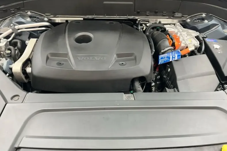 Volvo XC90 din 2023 cu 45.439 km - oferta VOL221806 - foto 8