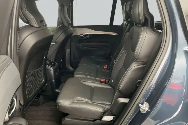 Volvo XC90 din 2023 cu 45.439 km - oferta VOL221806 - foto 12