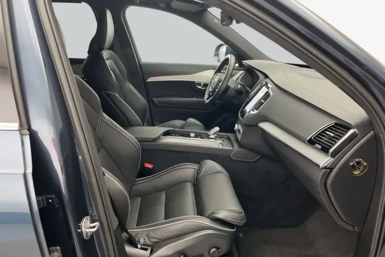 Volvo XC90 din 2023 cu 45.439 km - oferta VOL221806 - foto 13
