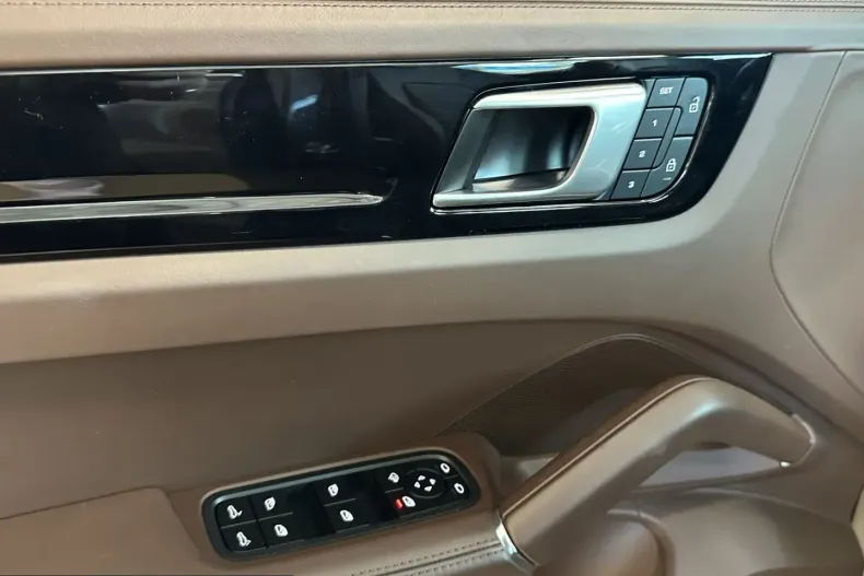 Porsche Cayenne din 2022 cu 34.510 km - oferta POR221830 - foto 12