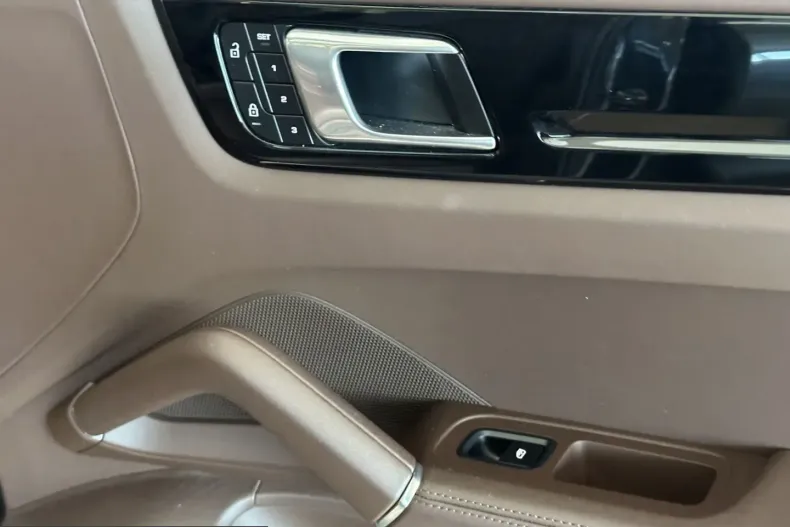 Porsche Cayenne din 2022 cu 34.510 km - oferta POR221830 - foto 22