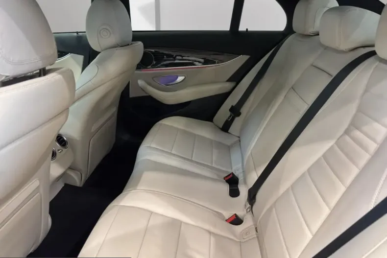 Mercedes-Benz E 300 (Clasa E) din 2022 cu 59.559 km - oferta MER221844 - foto 7