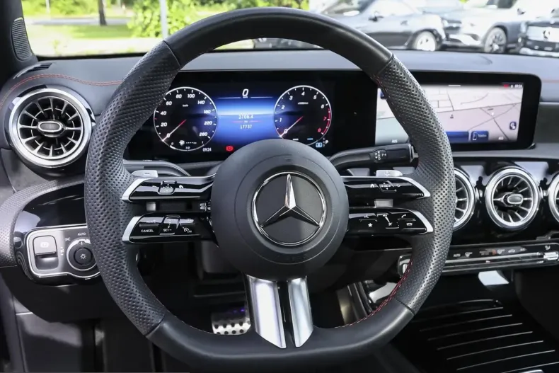 Mercedes-Benz CLA 200 (Clasa CLA) din 2025 cu 17.333 km - oferta MER221848 - foto 9