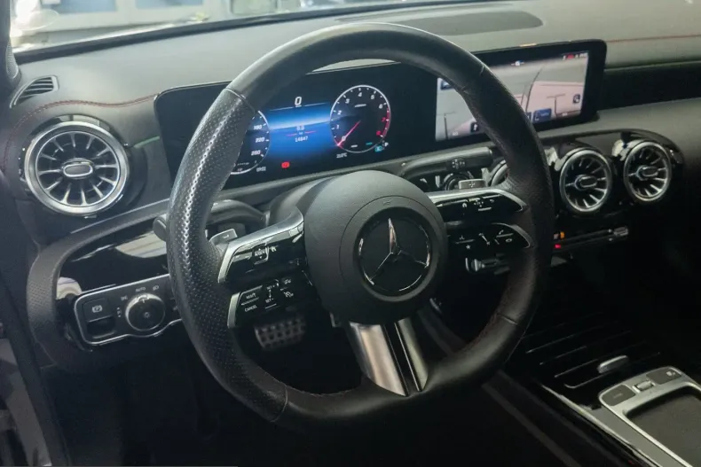 Mercedes-Benz CLA 200 (Clasa CLA) din 2024 cu 14.847 km - oferta MER221850 - foto 10