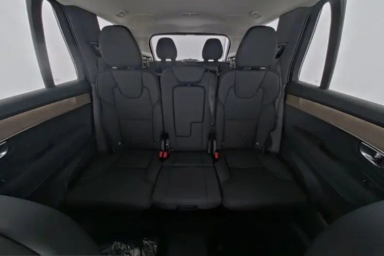 Volvo XC90 din 2025 cu 9.934 km - oferta VOL221861 - foto 10