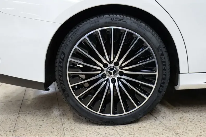 Mercedes-Benz E 400 (Clasa E) din 2025 cu 20.540 km - oferta MER221868 - foto 5
