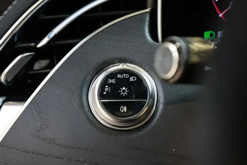 Mercedes-Benz E 400 (Clasa E) din 2025 cu 20.540 km - oferta MER221868 - foto 22