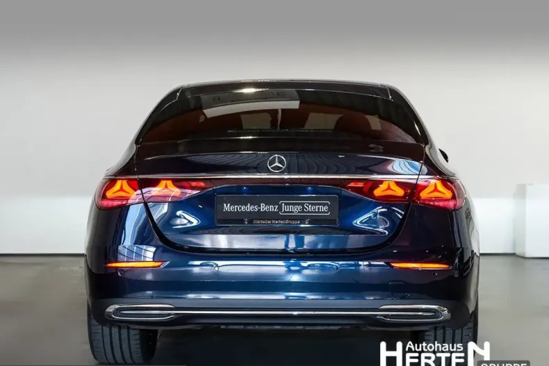 Mercedes-Benz E 400 (Clasa E) din 2025 cu 17.742 km - oferta MER221870 - foto 3