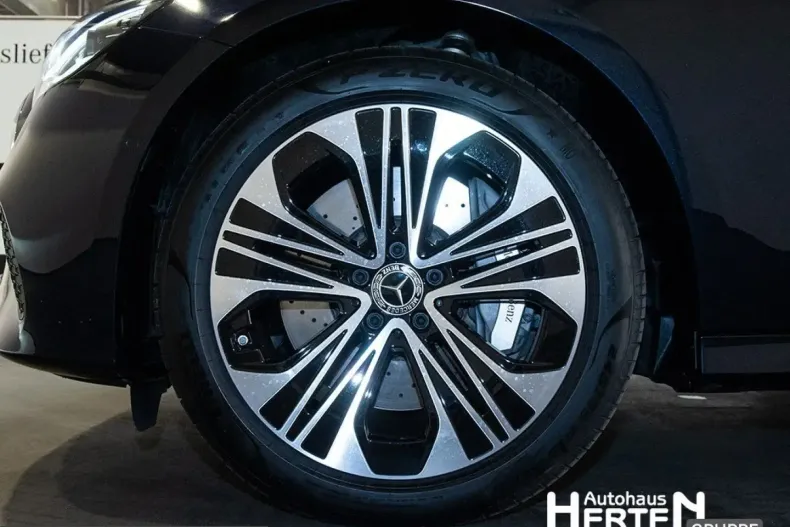 Mercedes-Benz E 400 (Clasa E) din 2025 cu 17.742 km - oferta MER221870 - foto 4