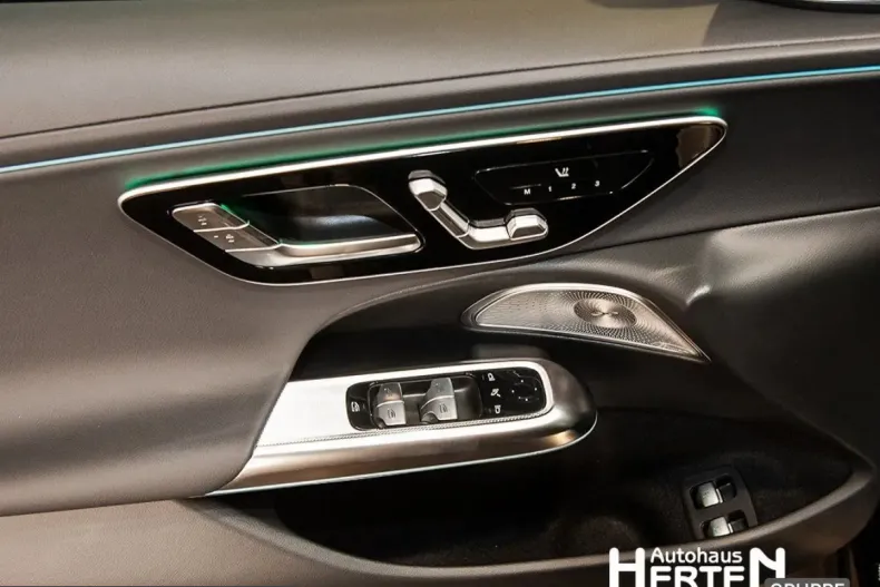 Mercedes-Benz E 400 (Clasa E) din 2025 cu 17.742 km - oferta MER221870 - foto 8