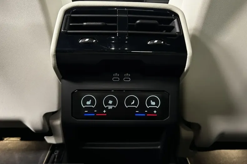 BMW 550 (Seria 5) din 2025 cu 22.807 km - oferta BMW221882 - foto 20