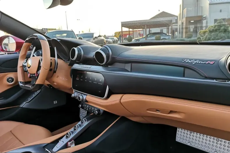 Ferrari Portofino din 2023 cu 10.000 km - oferta FER221888 - foto 3