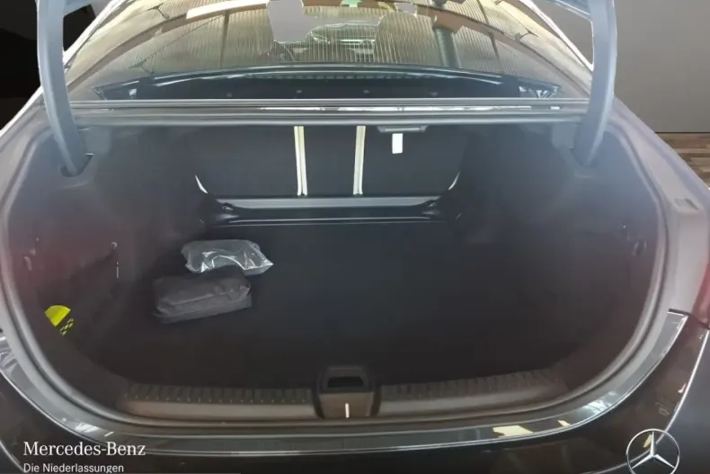 Mercedes-Benz E 220 (Clasa E) din 2025 cu 9.452 km - oferta MER221906 - foto 16