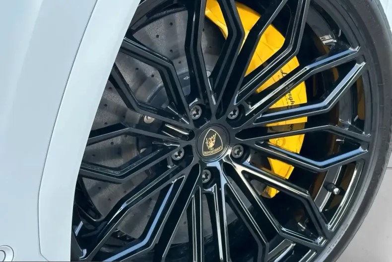 Lamborghini Urus din 2026 cu 75 km - oferta LAM221915 - foto 8