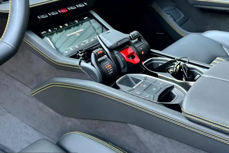 Lamborghini Urus din 2026 cu 75 km - oferta LAM221915 - foto 12