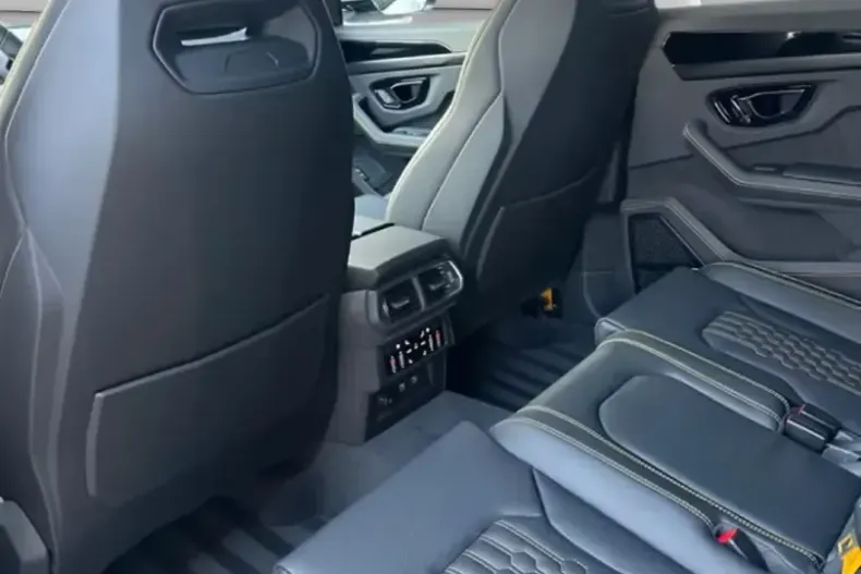 Lamborghini Urus din 2026 cu 75 km - oferta LAM221915 - foto 14