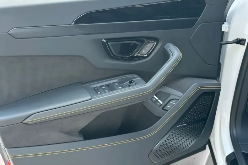 Lamborghini Urus din 2026 cu 75 km - oferta LAM221915 - foto 17