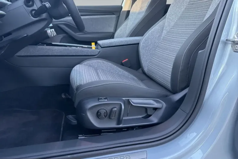 Skoda Superb din 2025 cu 14.985 km - oferta SKO221922 - foto 11