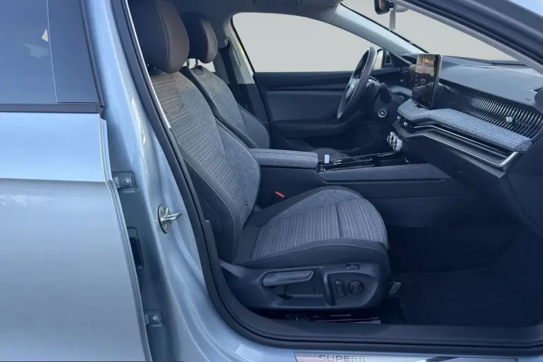 Skoda Superb din 2025 cu 14.985 km - oferta SKO221922 - foto 14