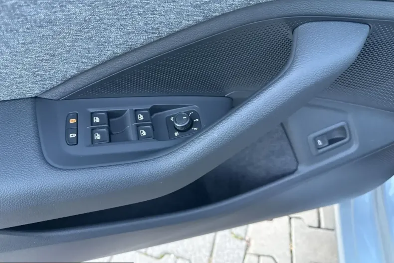 Skoda Superb din 2025 cu 14.985 km - oferta SKO221922 - foto 33