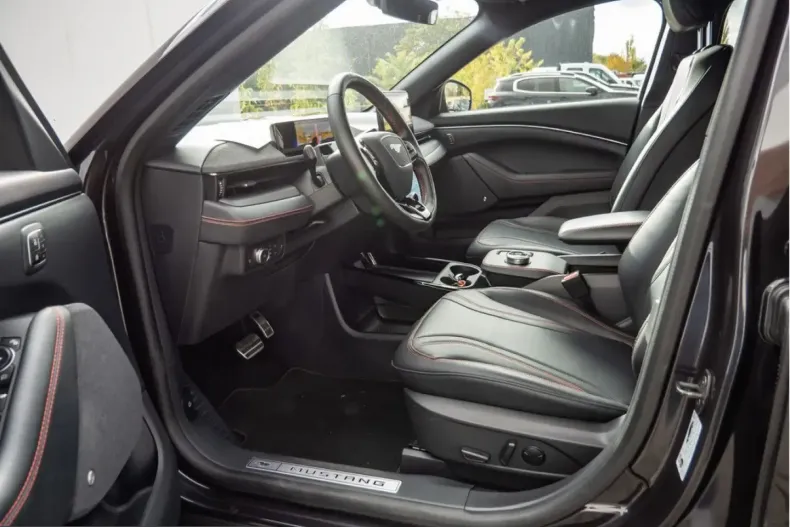 Ford Mustang Mach-E din 2022 cu 60.371 km - oferta FOR221929 - foto 13