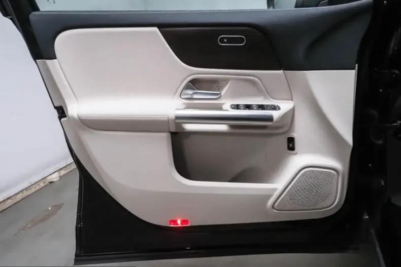 Mercedes-Benz GLA 220 (Clasa GLA) din 2025 cu 13.124 km - oferta MER221936 - foto 5