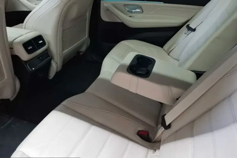 Mercedes-Benz GLE 300 (Clasa GLE) din 2023 cu 61.533 km - oferta MER221944 - foto 8
