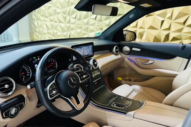 Mercedes-Benz GLC 200 (Clasa GLC) din 2021 cu 46.000 km - oferta MER221953 - foto 3