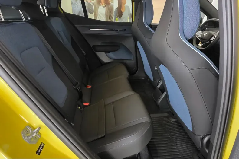 Volvo EX30 din 2025 cu 17.483 km - oferta VOL221962 - foto 39