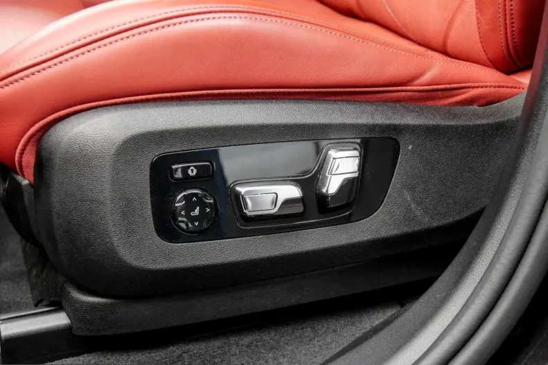 BMW XM (Seria X) din 2024 cu 18.954 km - oferta BMW221972 - foto 13