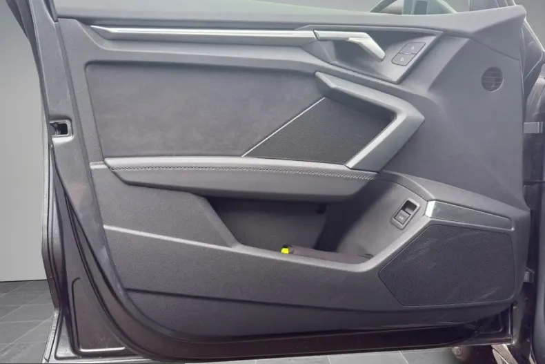 Audi A3 din 2024 cu 9.550 km - oferta AUD221977 - foto 17
