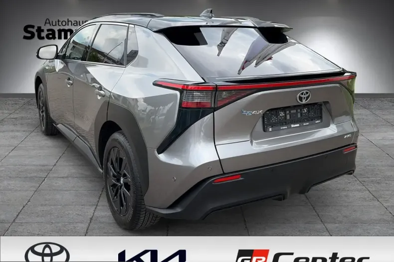 Toyota bZ4X din 2023 cu 53.000 km - oferta TOY221982 - foto 3