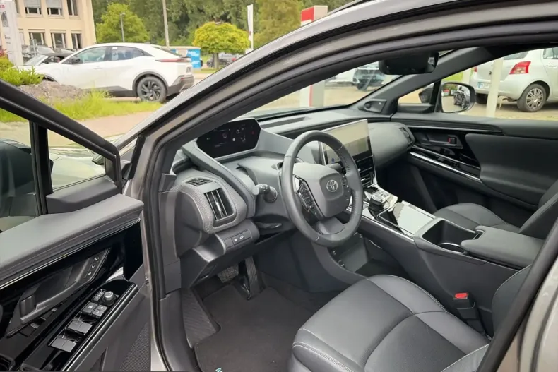 Toyota bZ4X din 2023 cu 53.000 km - oferta TOY221982 - foto 9