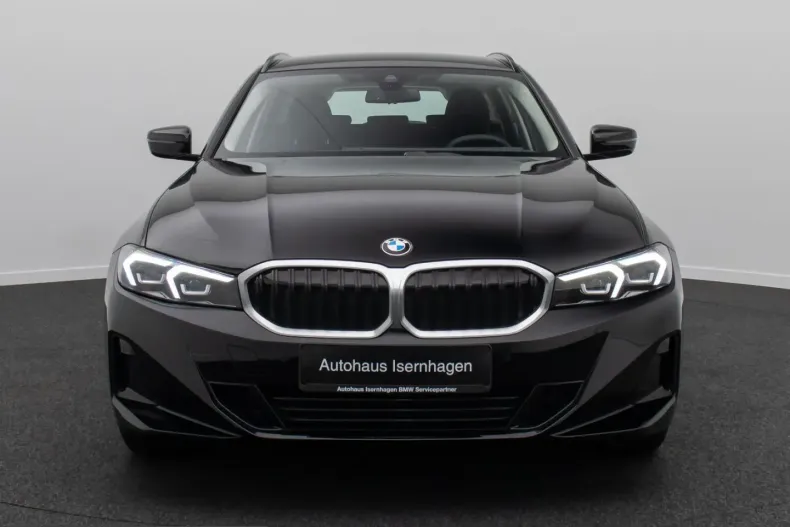 BMW 318i (Seria 3) din 2025 cu 8.491 km - oferta BMW221986 - foto 1